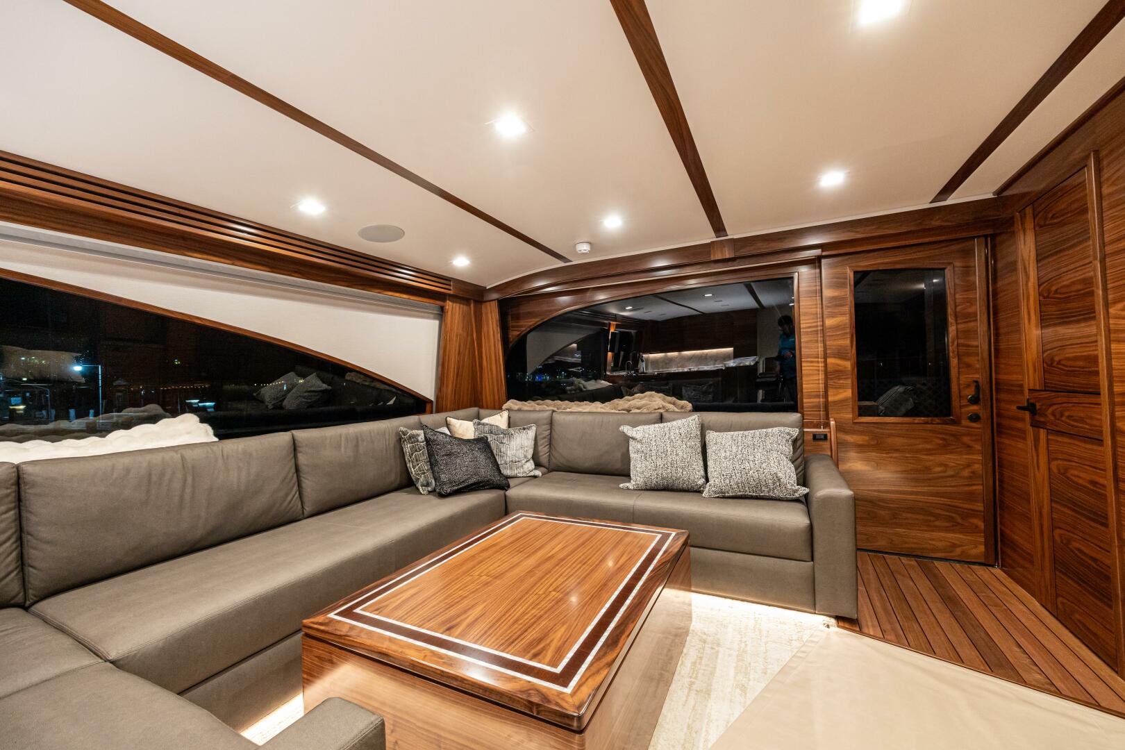 2025 Viking 82 Convertible - Image 5