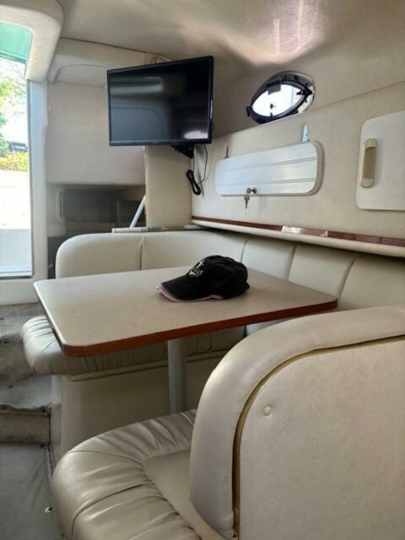 2000 Sea Ray 270 Sundancer - Image 4