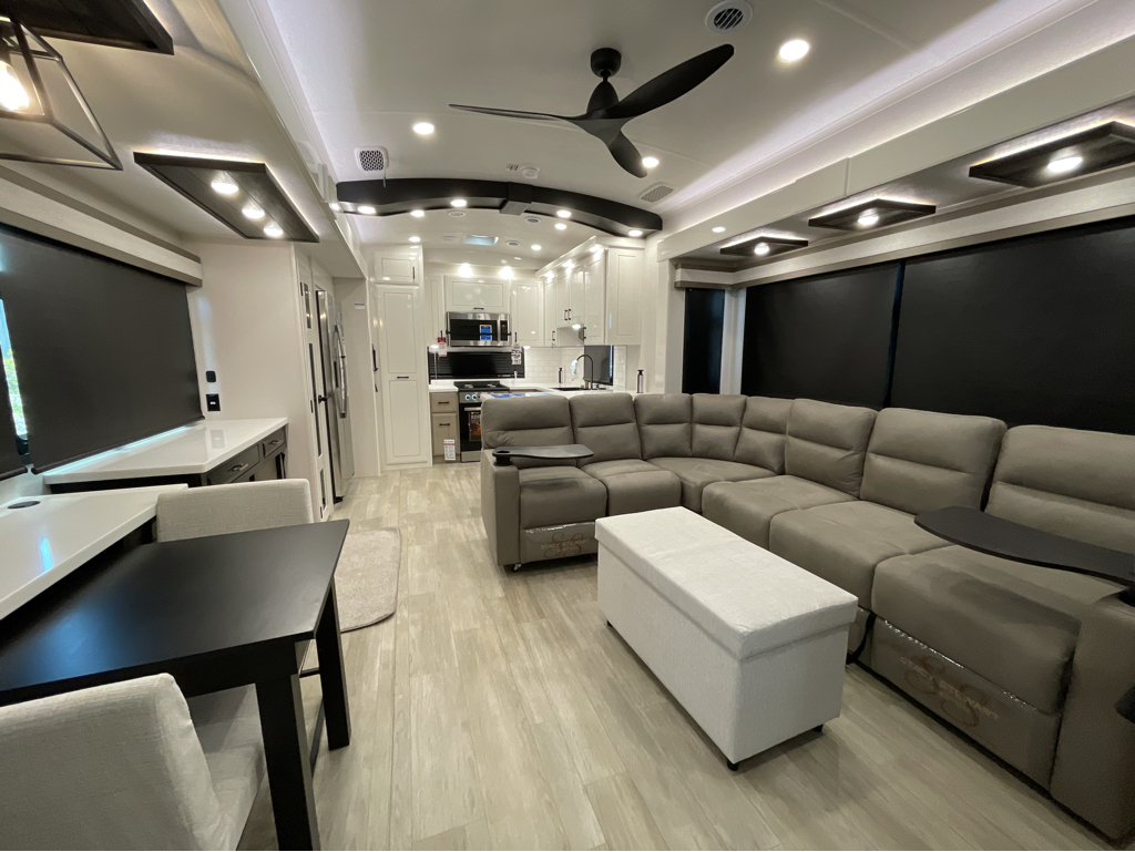 2026 Jayco Pinnacle 38FBRK - Image 6