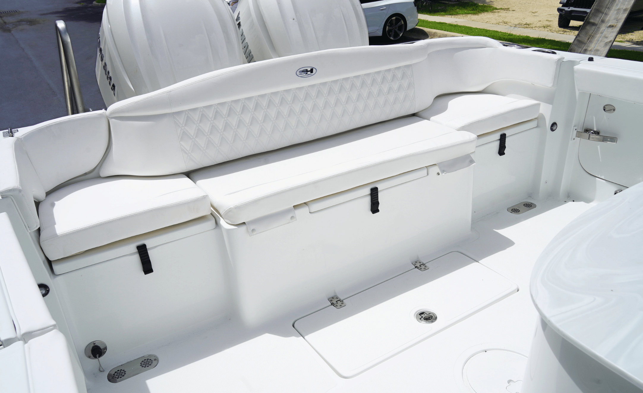 2027 SEA HUNT ULTRA 305SE - Image 25