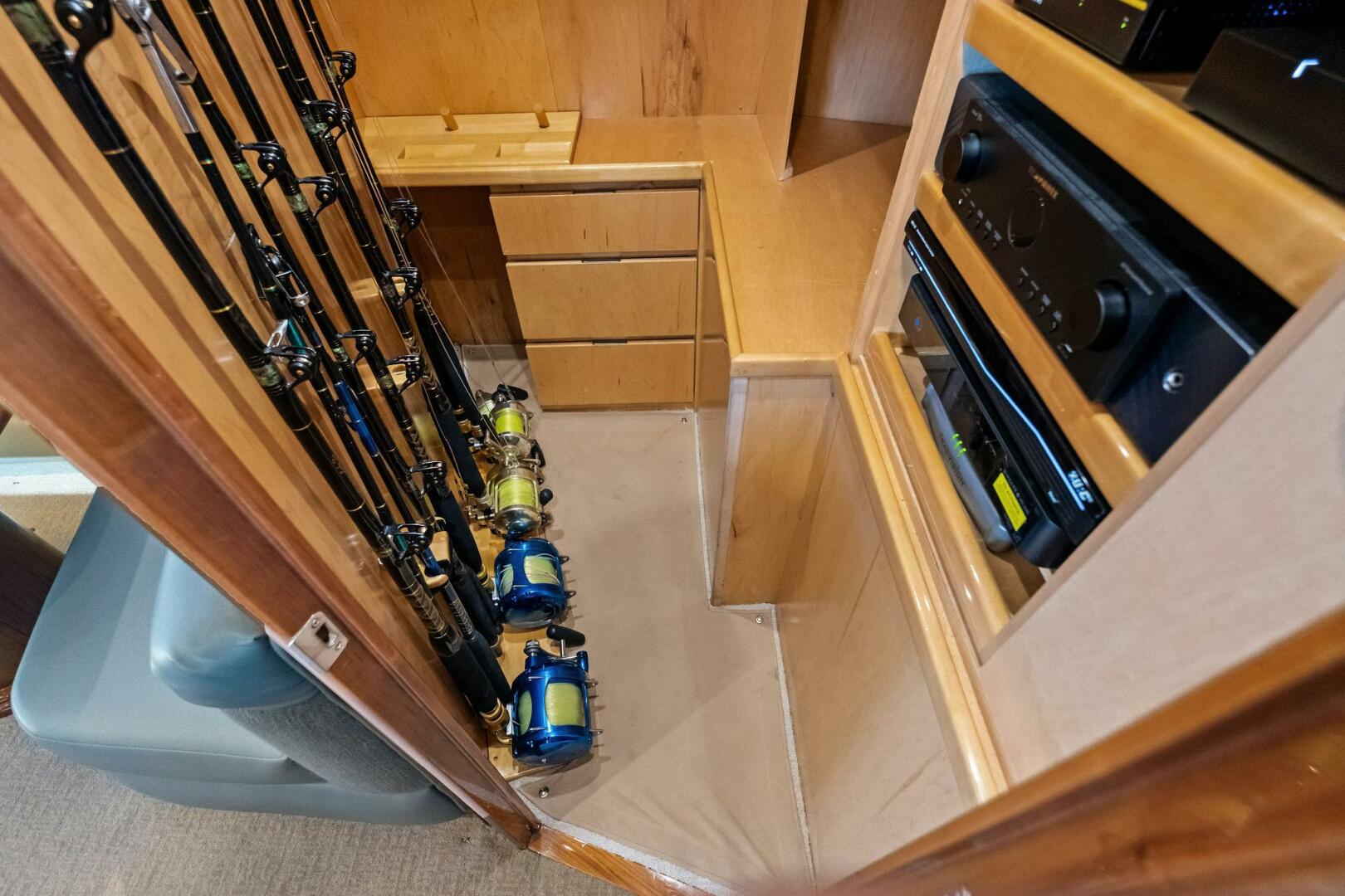 2012 Viking 82 Convertible - Image 61