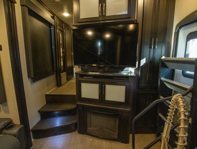 2018 Keystone Raptor 362TS - Image 16