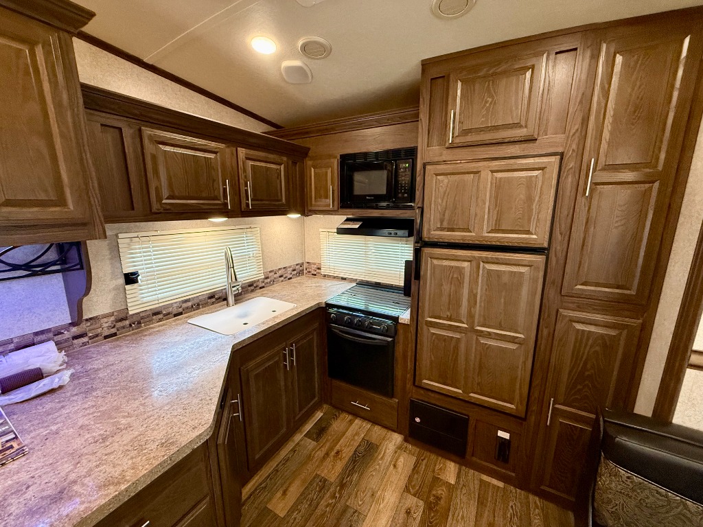 2016 Rockwood 8280WS - Image 13