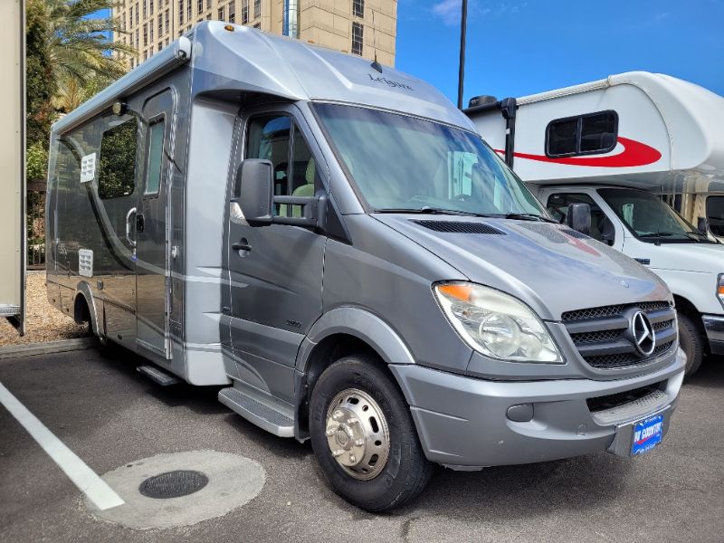 2011 Leisure Travel Unity 24MB - Image 1