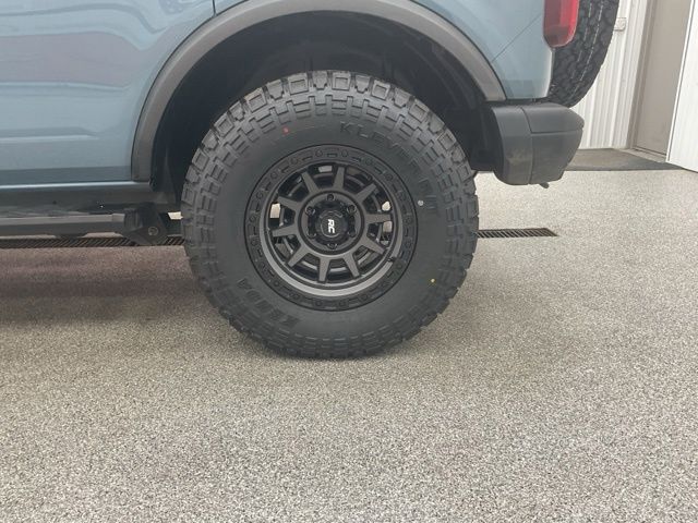 2022 Ford Bronco Utility 4D Black Diamond 4WD - Image 9