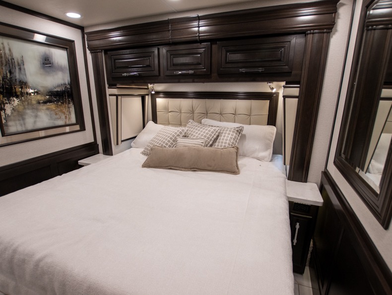 2026 Entegra Coach Anthem 44V - Image 21