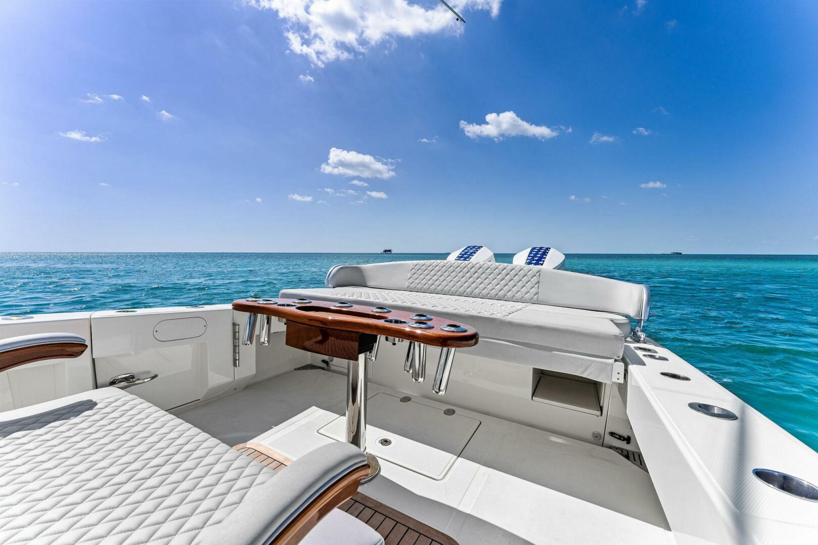 2015 Bahama 41 - Image 32
