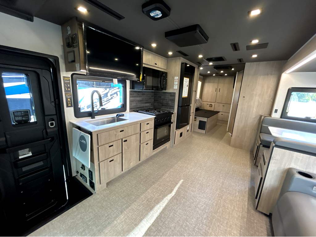 2026 GRAND DESIGN LINEAGE SERIESF 31ZW - Image 16