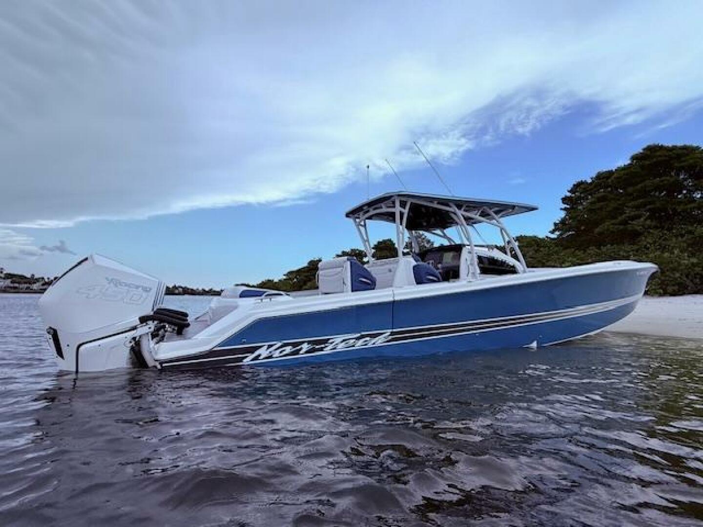 2022 Nor-Tech 390 Sport Center Console - Image 8