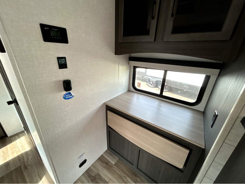 2026 VENTURE RV SPORTTREK 251VRK - Image 14