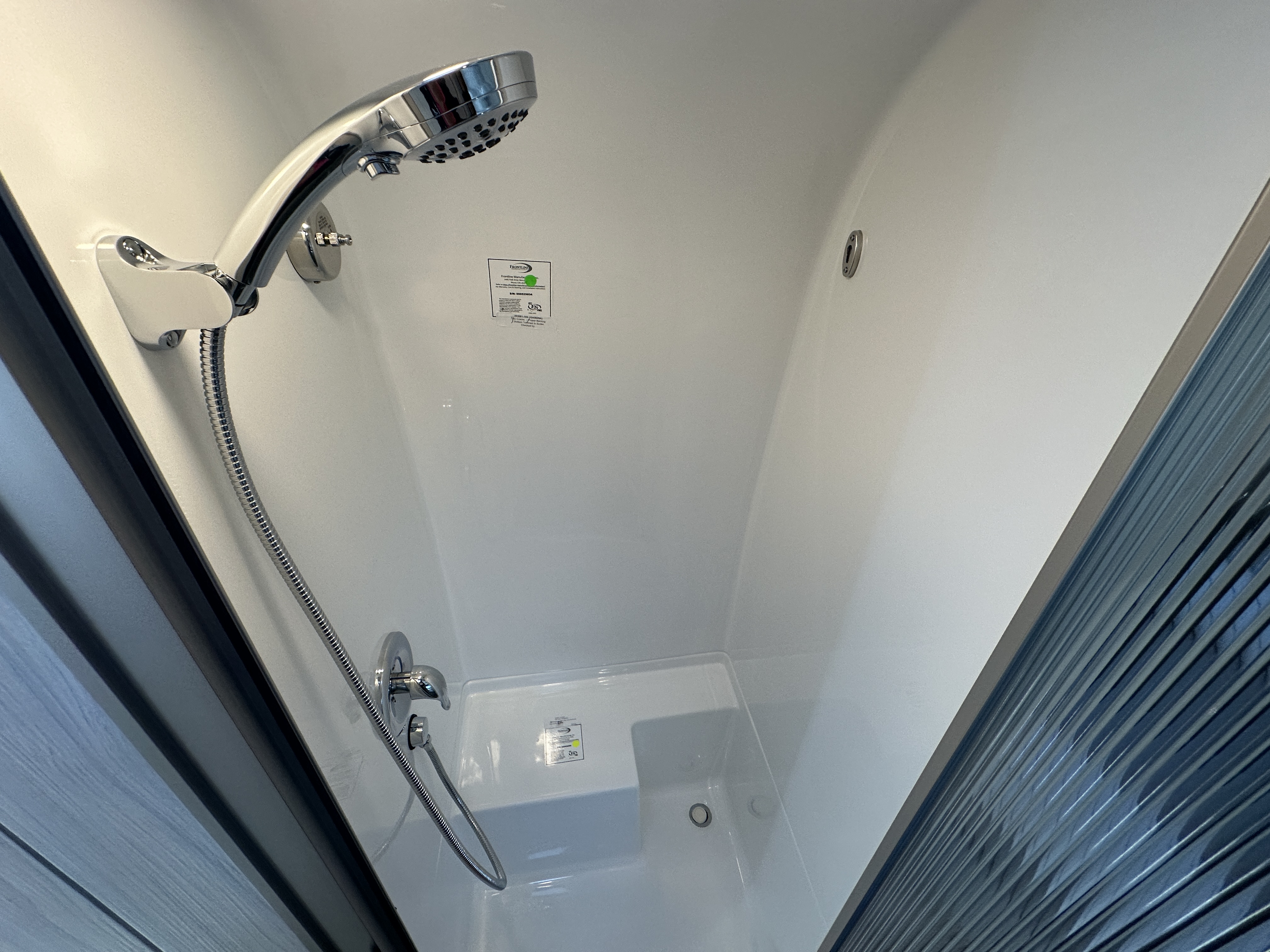 2026 Airstream Globetrotter 27FB Twin - Image 23