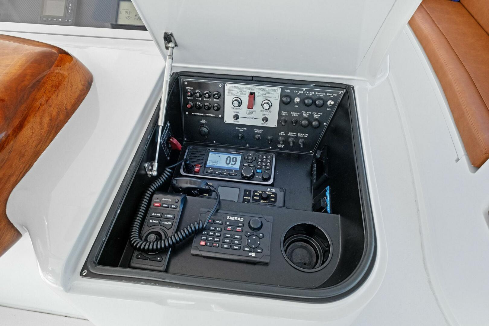 2012 Viking 82 Convertible - Image 83