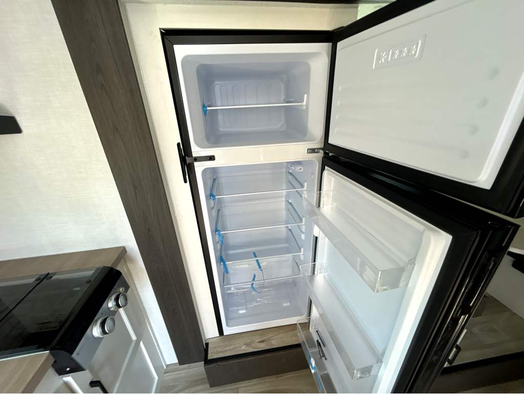 2026 VENTURE RV SPORTTREK STINGER 181VRK - Image 11