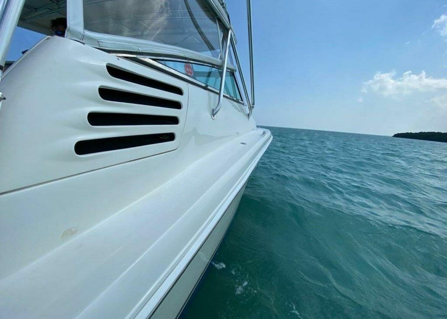 2001 Sea Ray 340 Amberjack - Image 6