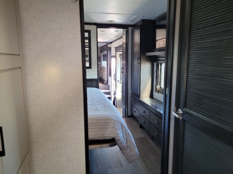2021 CrossRoads Redwood RW3981FK - Image 16