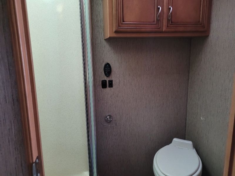 2015 Newmar Ventana LE 3849 - Image 14
