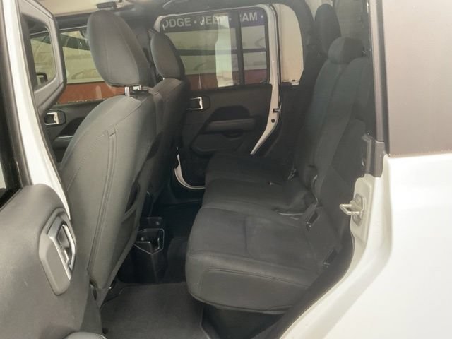 2020 Jeep Gladiator Crew Cab Rubicon 4WD - Image 28