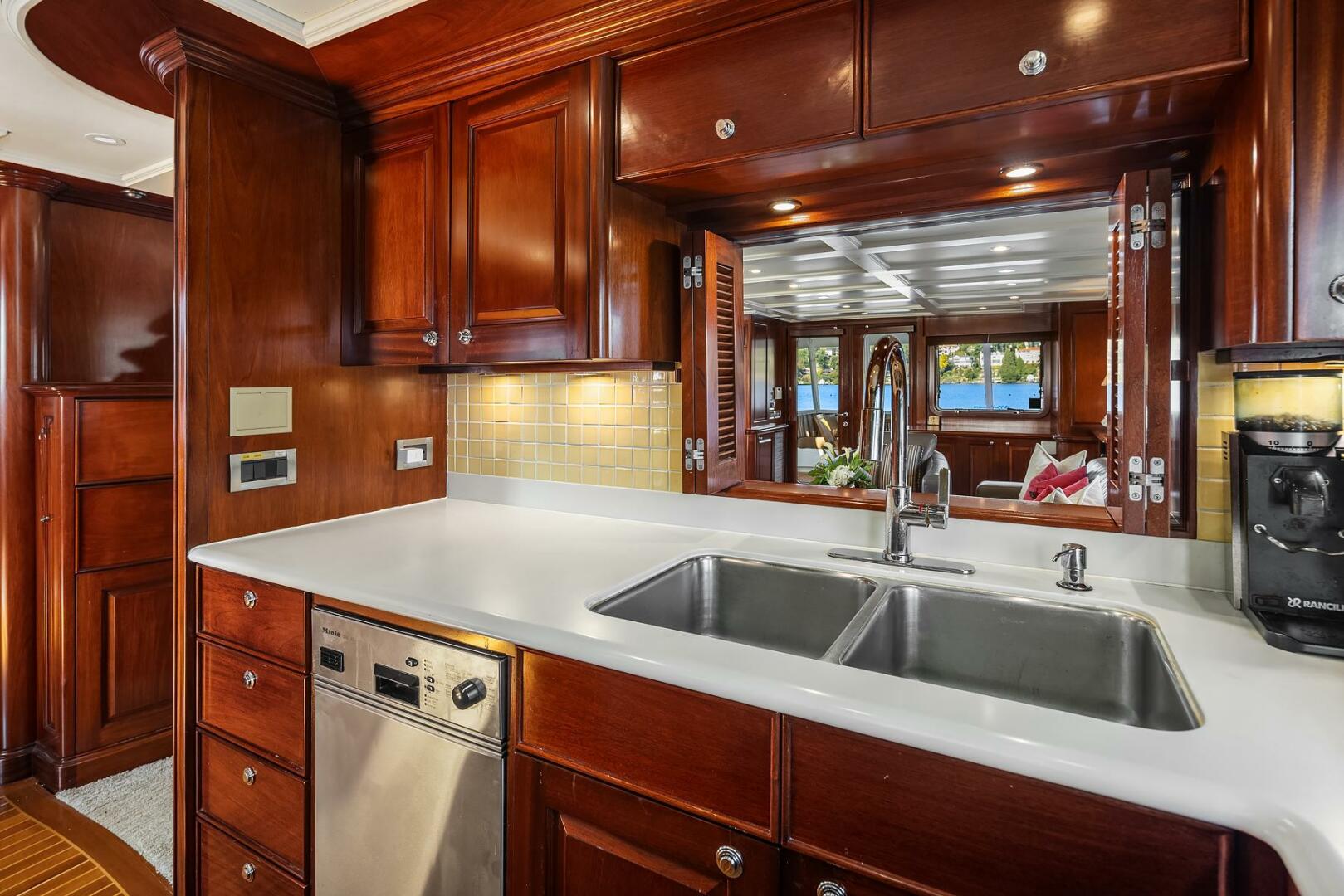 2001 Rayburn Custom Yachts Flush Deck - Image 14