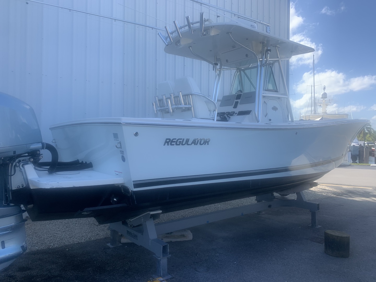 2010 Regulator 26 Forwarding Seating - Image 23