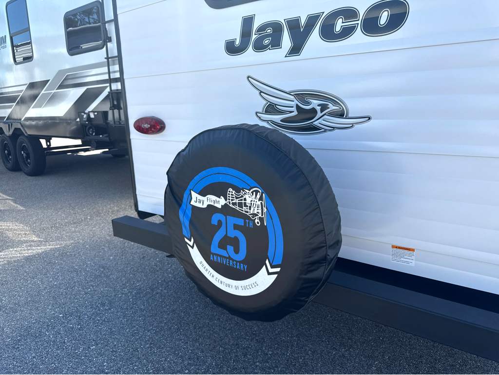 2027 Jayco Jay Flight SLX 210QB - Image 5