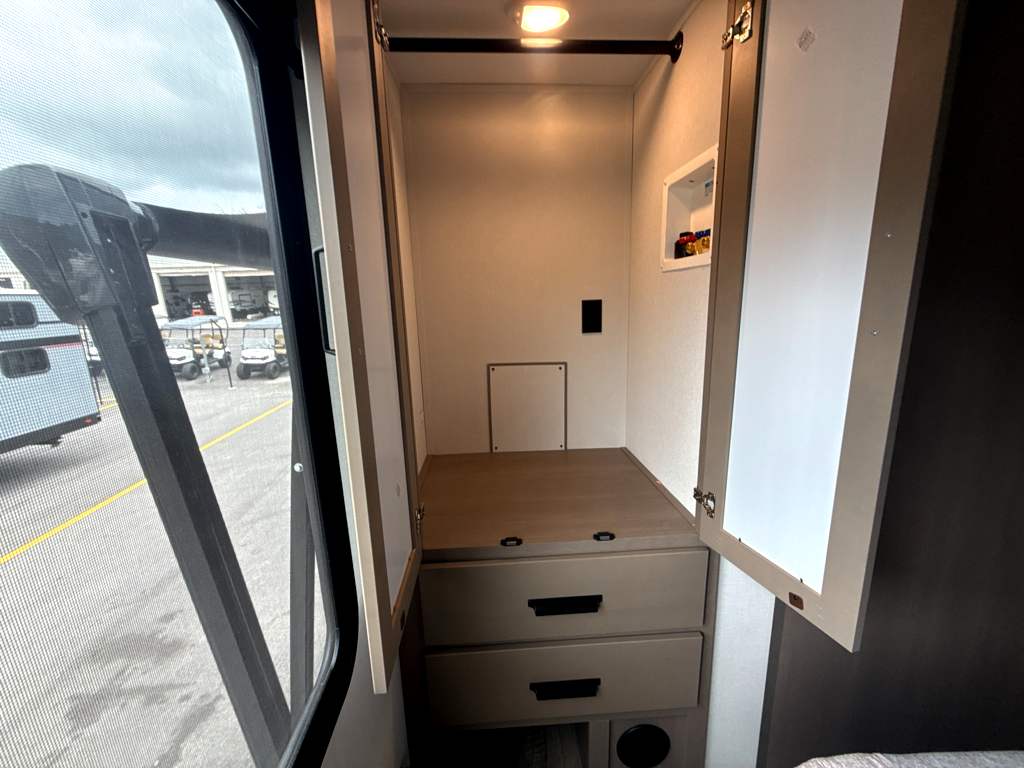2026 ENTEGRA COACH ACCOLADE 37M - Image 22