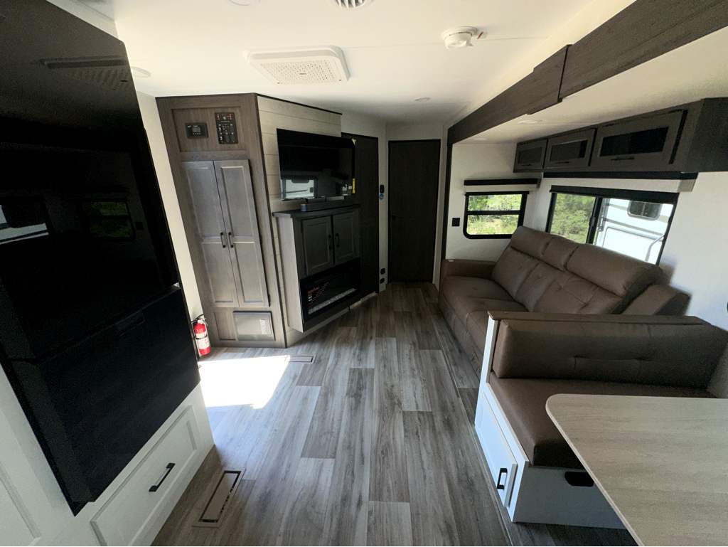 2026 VENTURE RV SPORTTREK 251VFK - Image 10