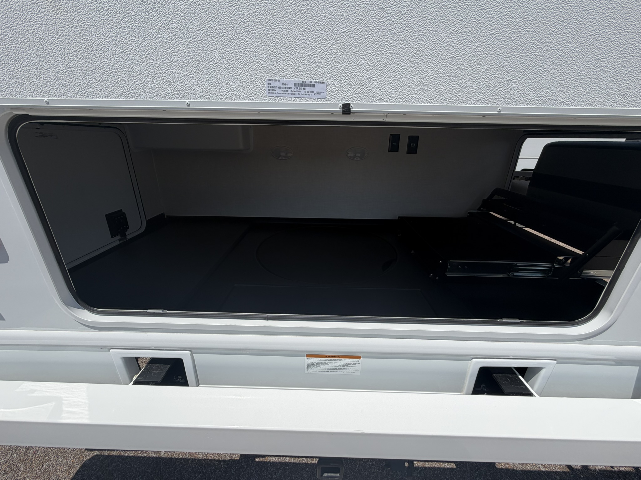 2027 THOR MOTOR COACH MAGNITUDE GA28 - Image 10
