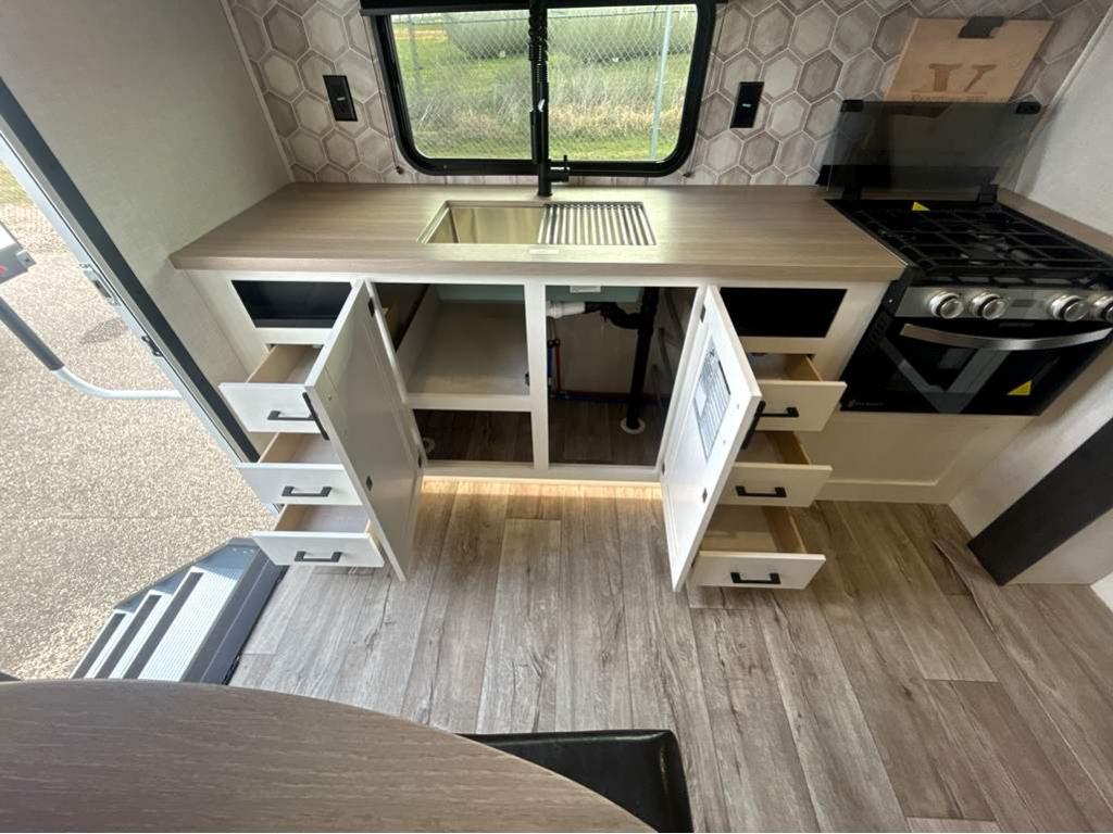 2026 VENTURE RV SIENNA 231VRK - Image 23