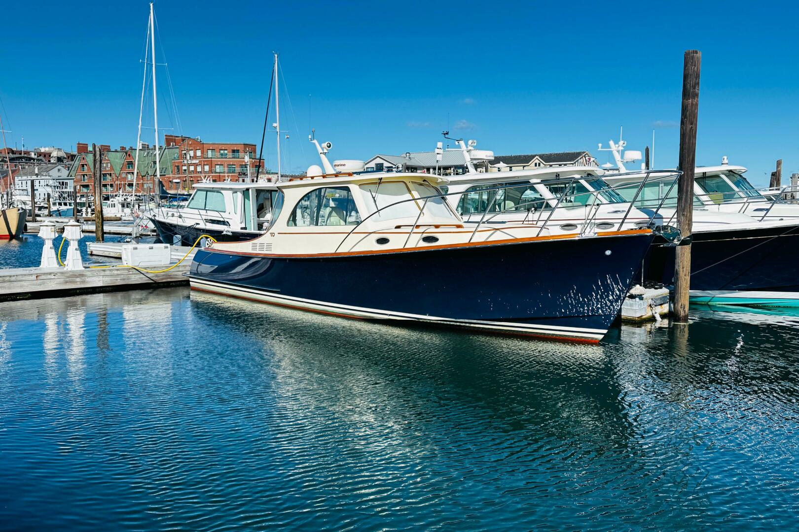 2012 Hinckley Picnic Boat MKIII - Image 1