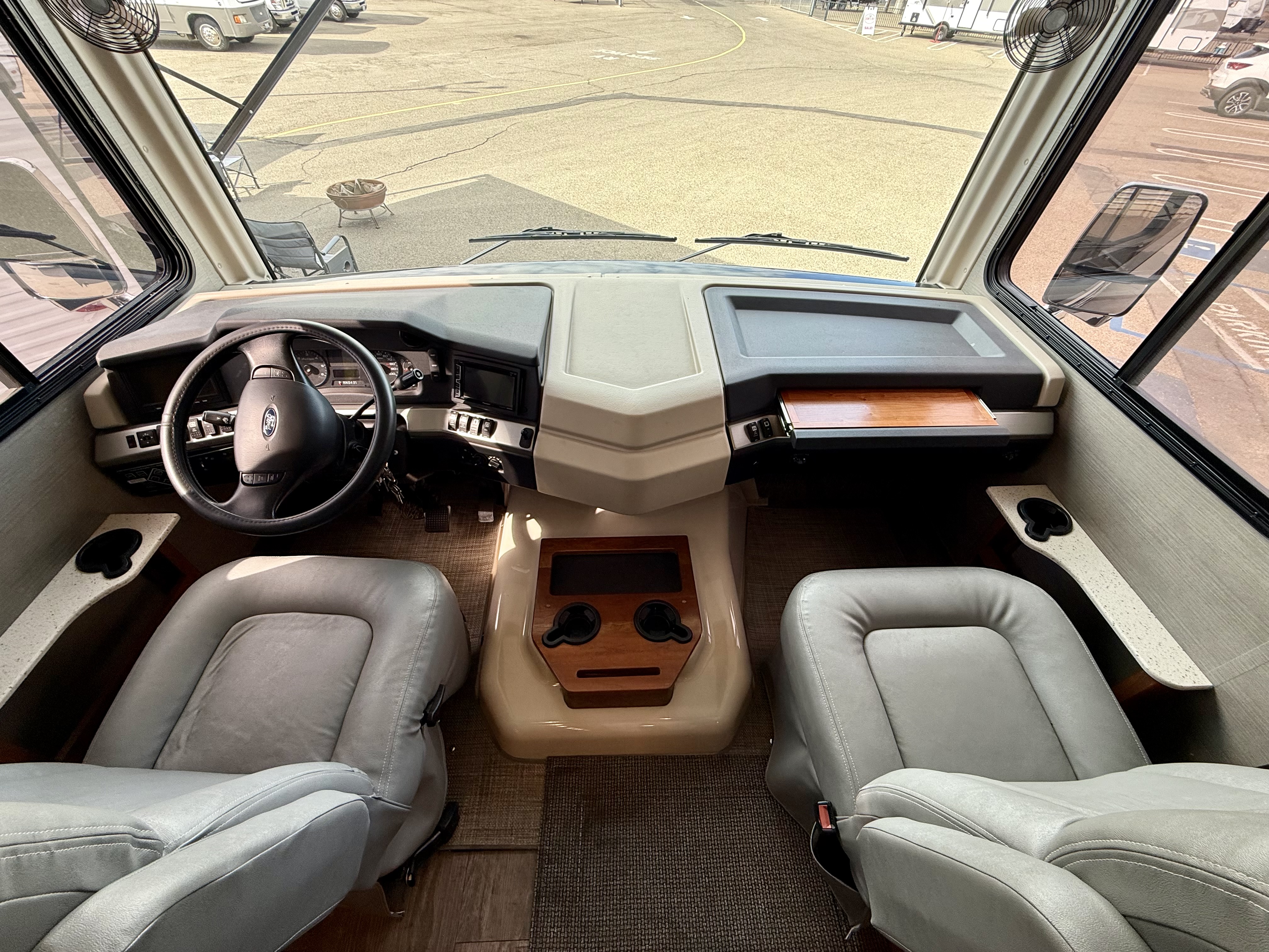 2018 Southwind 34C FULL BODY PAINT - Image 11