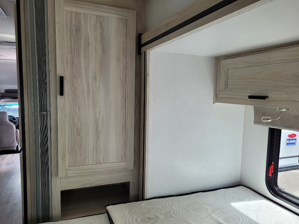2024 Forest River Sunseeker LE 2550DSLE - Image 17