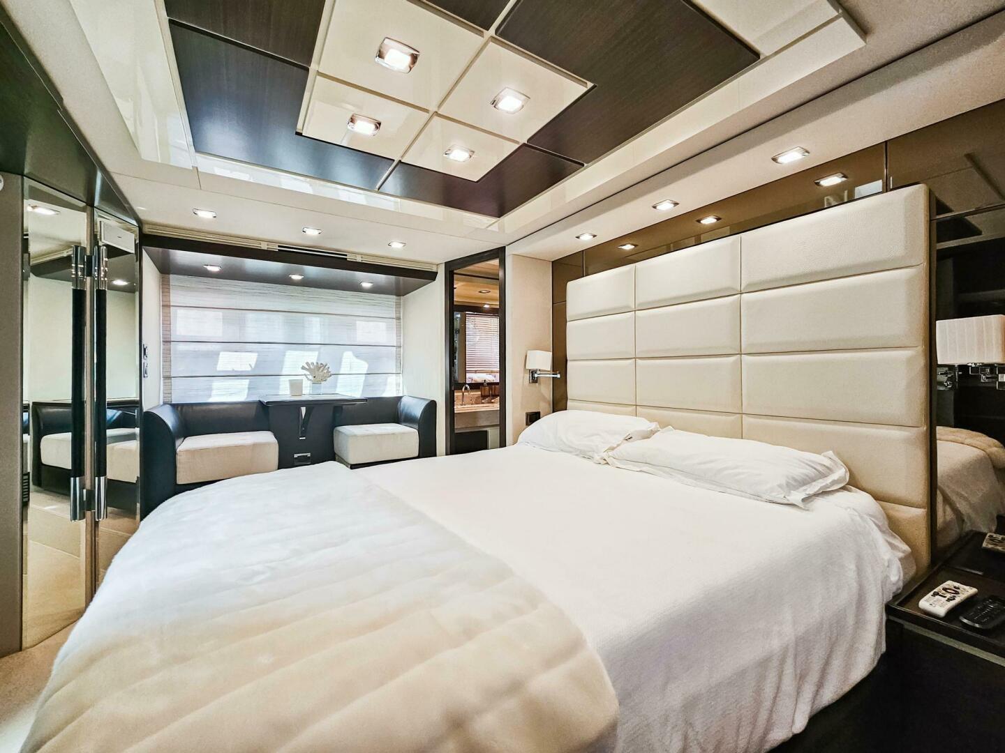 2013 Azimut 70 - Image 39
