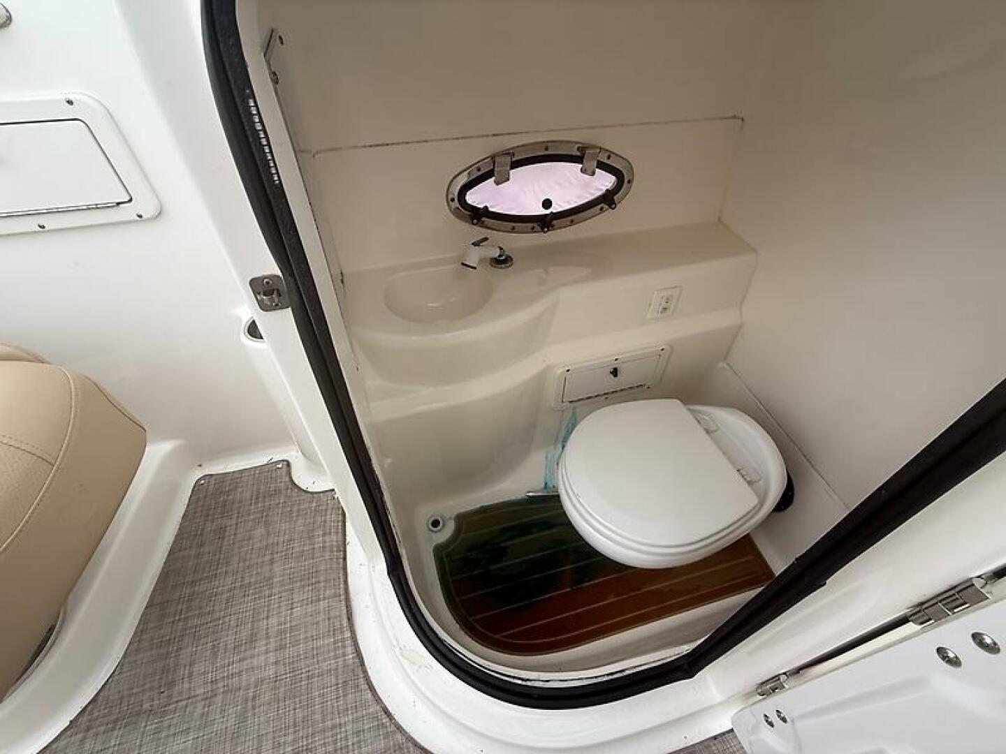 2019 NauticStar 243 DC - Image 23