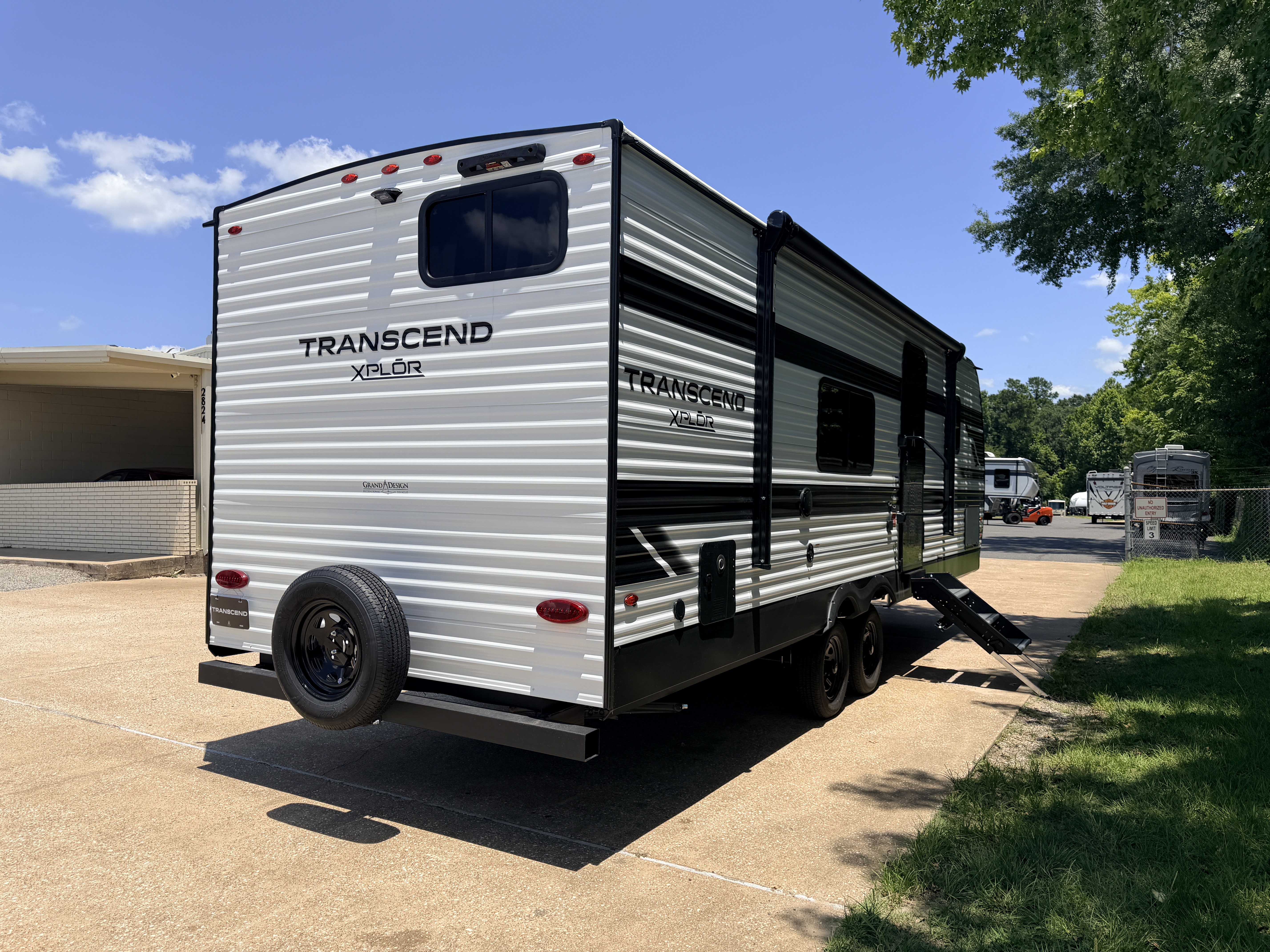 2027 Grand Design Transcend XPLOR 24BHX - Image 7