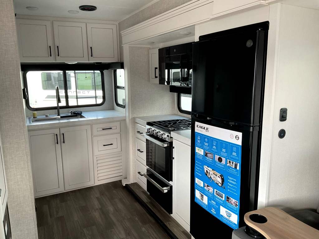 2025 JAYCO Eagle 230 MLCS HT - Image 11