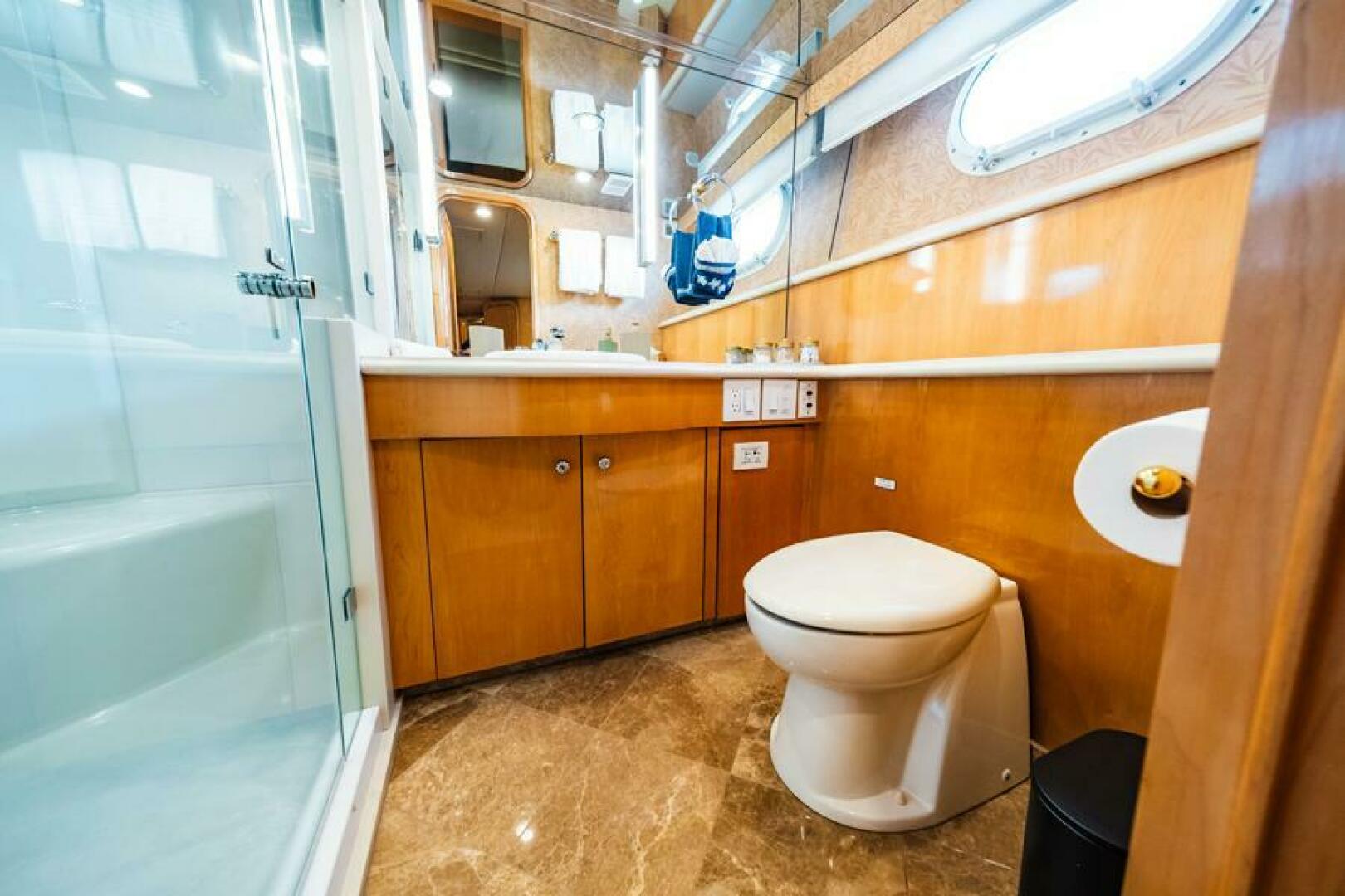 1995 Hatteras Flybridge Motor Yacht - Image 36