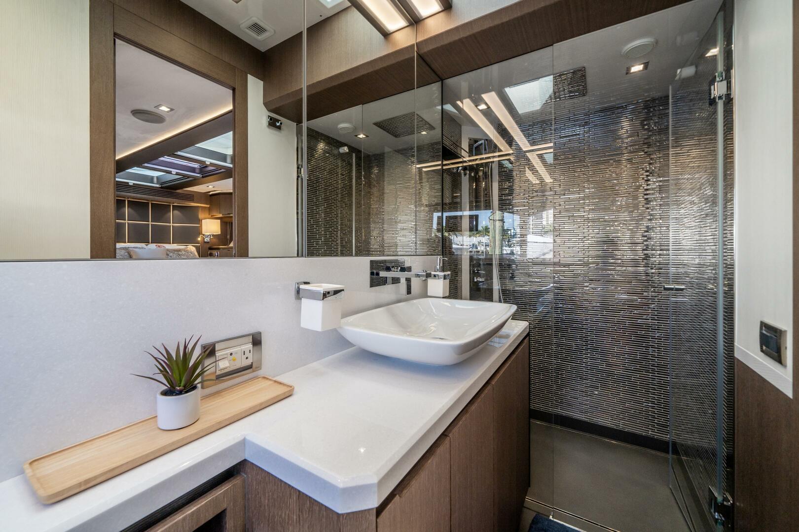 2019 Galeon 640 FLY - Image 17