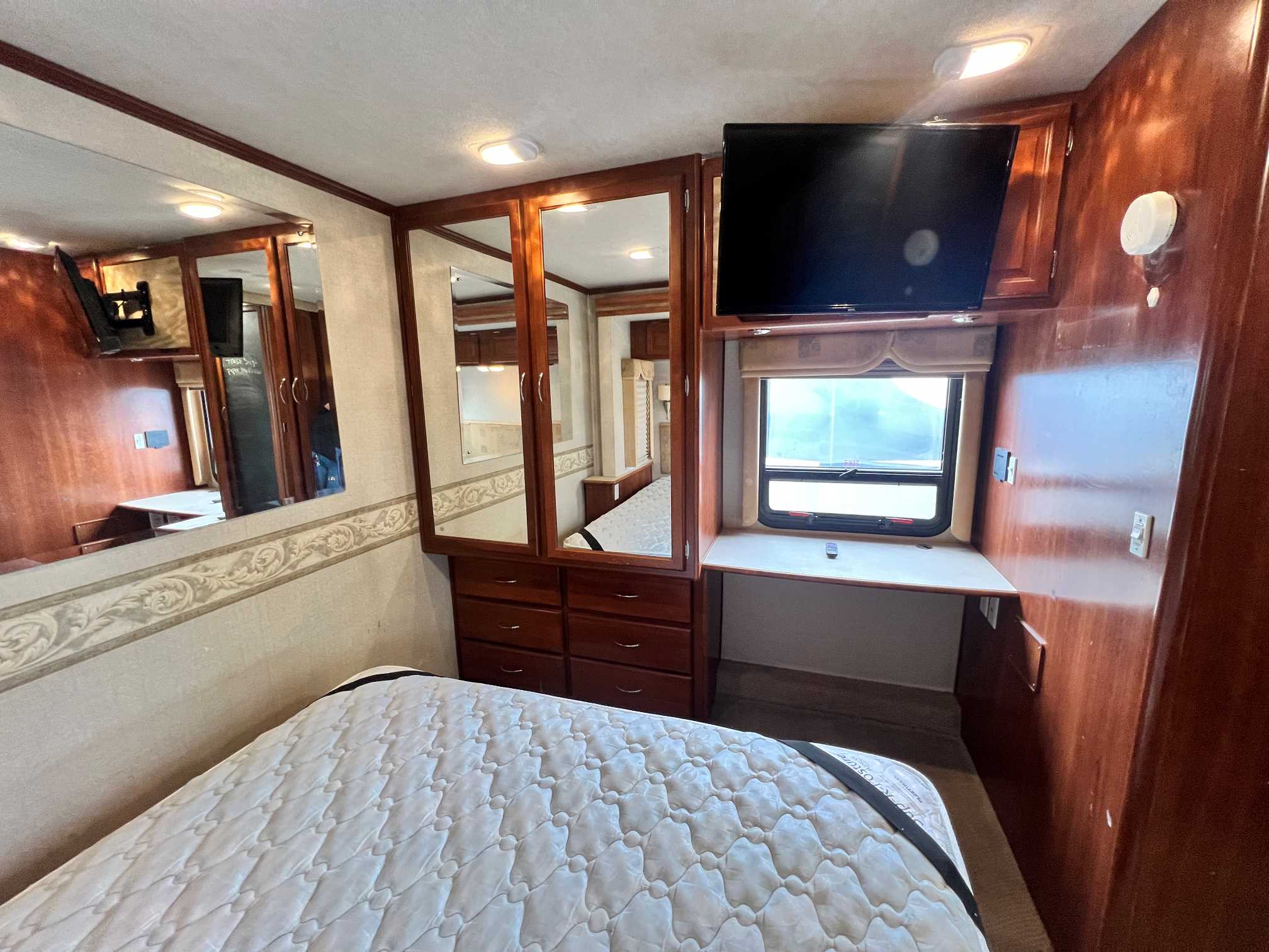 2006 Fleetwood Southwind 32VS - Image 22