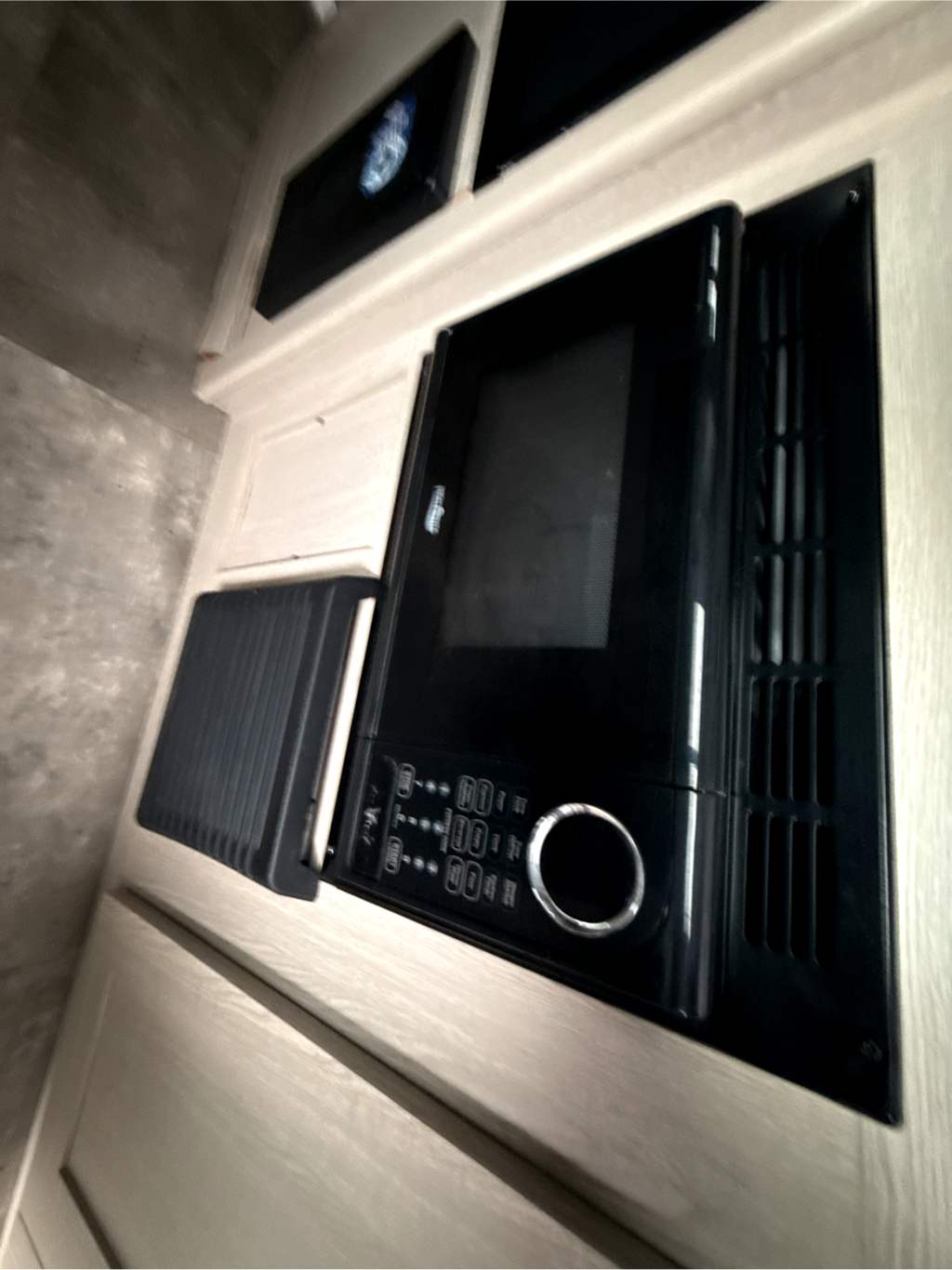 2023 COACHMEN APEX NANO 186 BH - Image 21