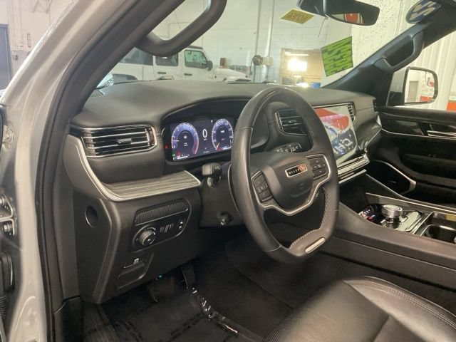 2022 Jeep Wagoneer Utility 4D Series II 4WD - Image 17