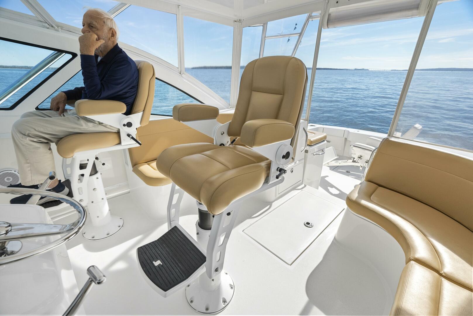 2018 Albemarle 41 Express - Image 18