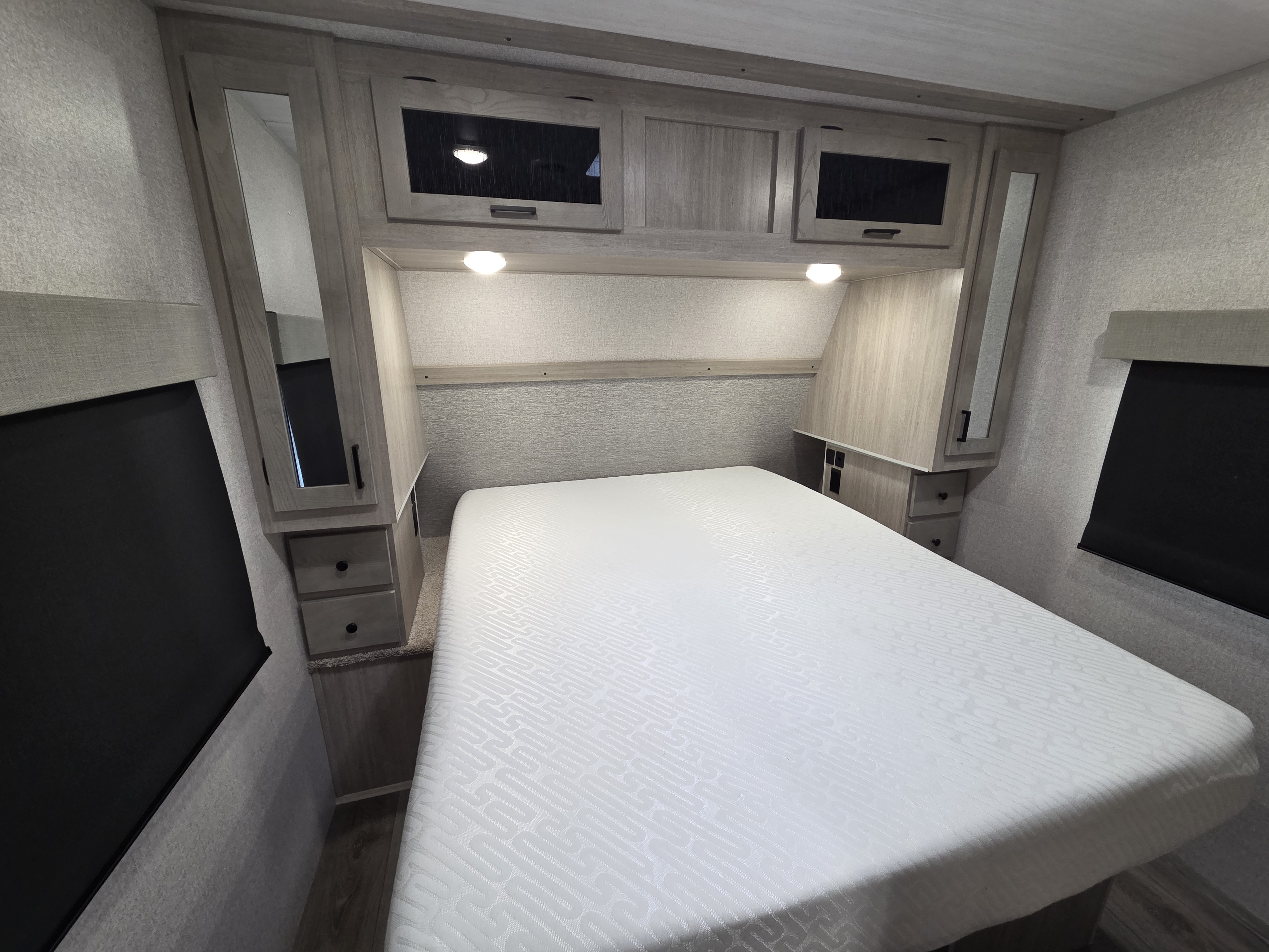 2024 East to West Alta 2600RB - Image 13