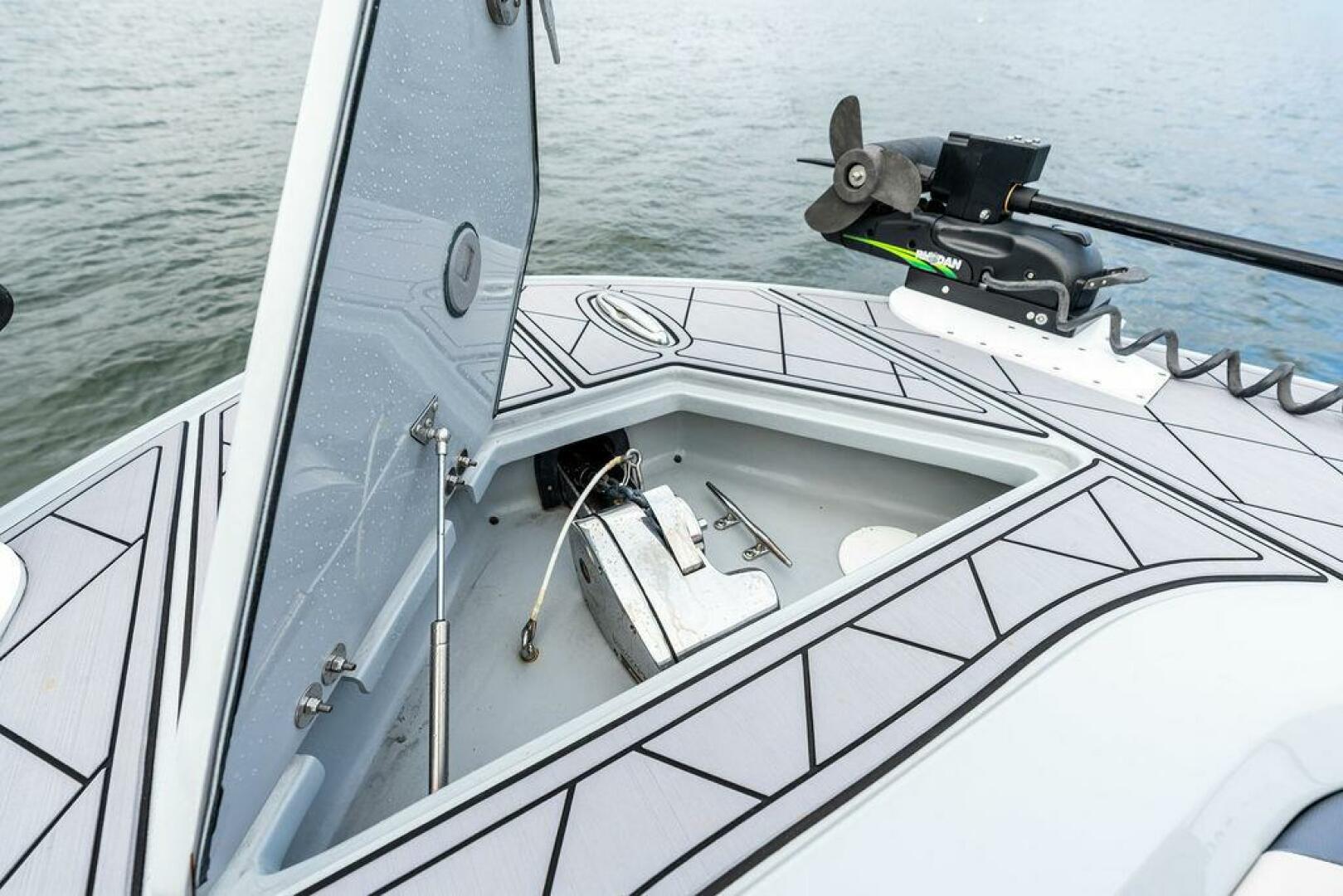 2020 Front Runner 39 CC - Image 26
