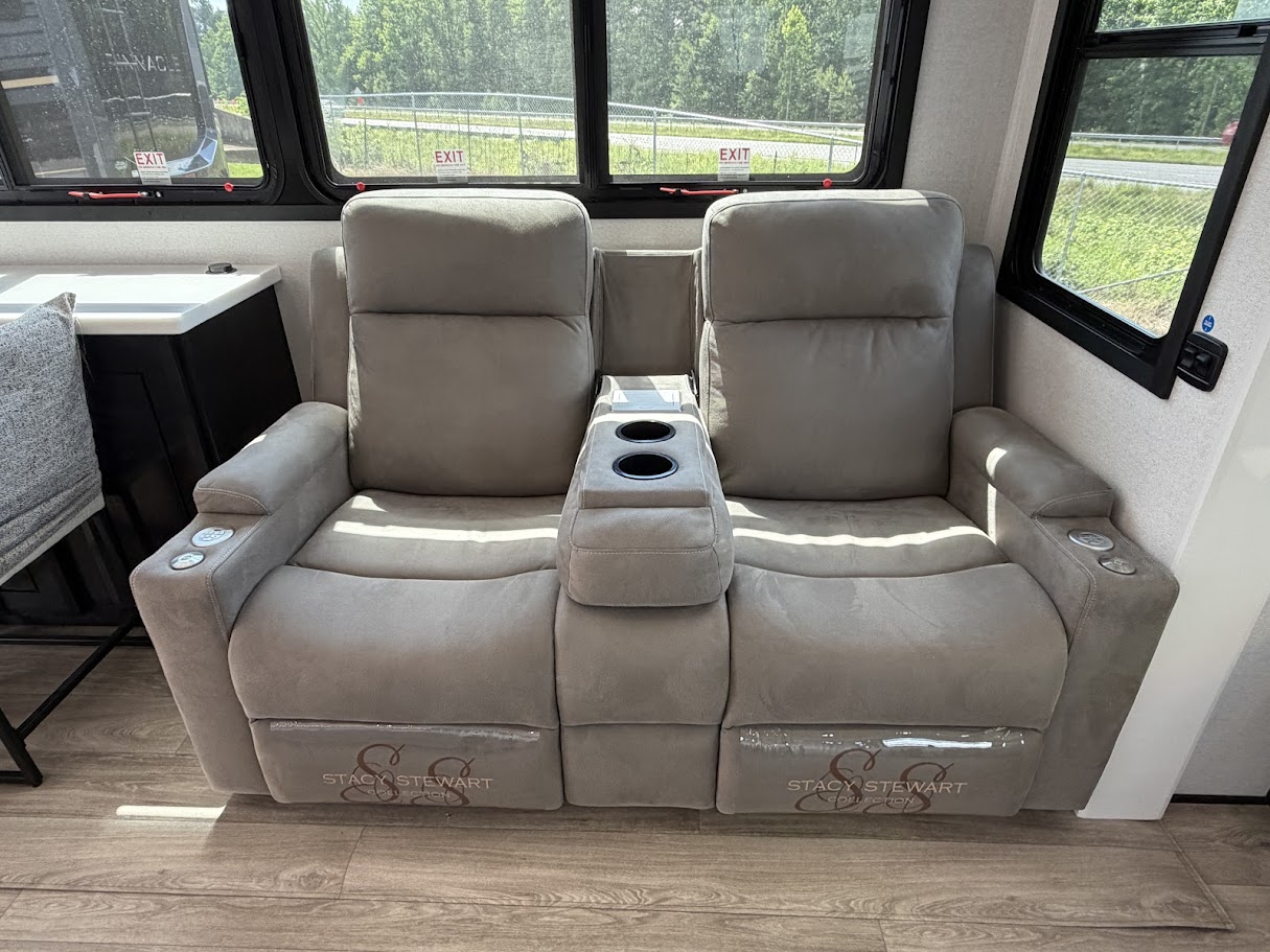2027 JAYCO PINNACLE 32RLTS - Image 8