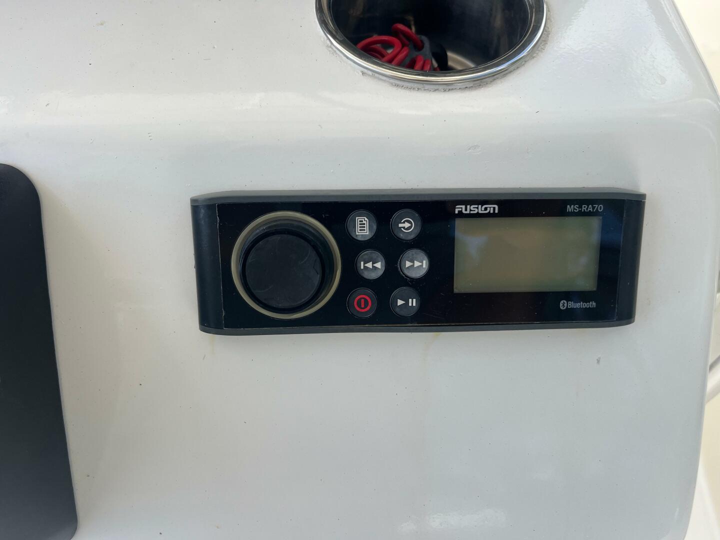 1998 Blue Fin 25 Center Console - Image 9