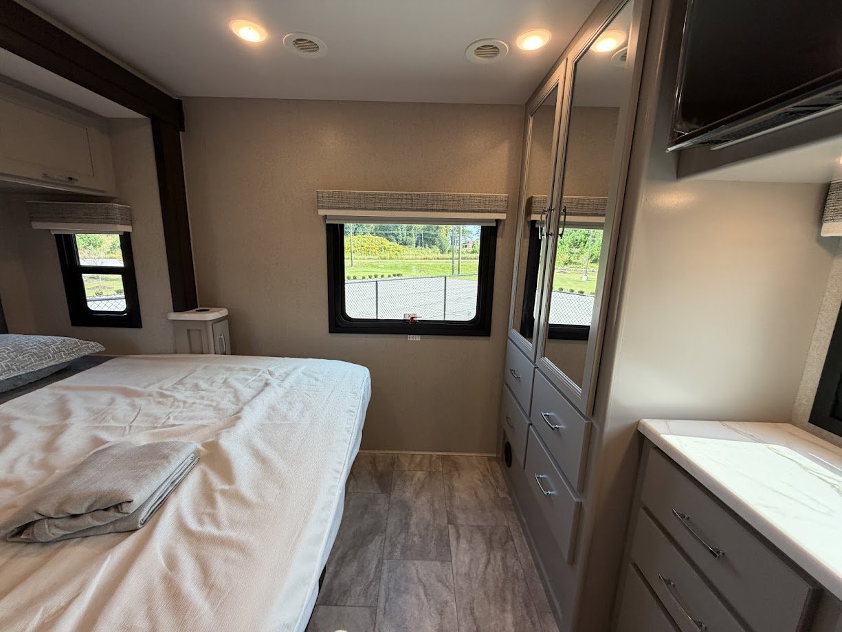 2026 THOR MOTOR COACH MAGNITUDE GRAND X32 - Image 61