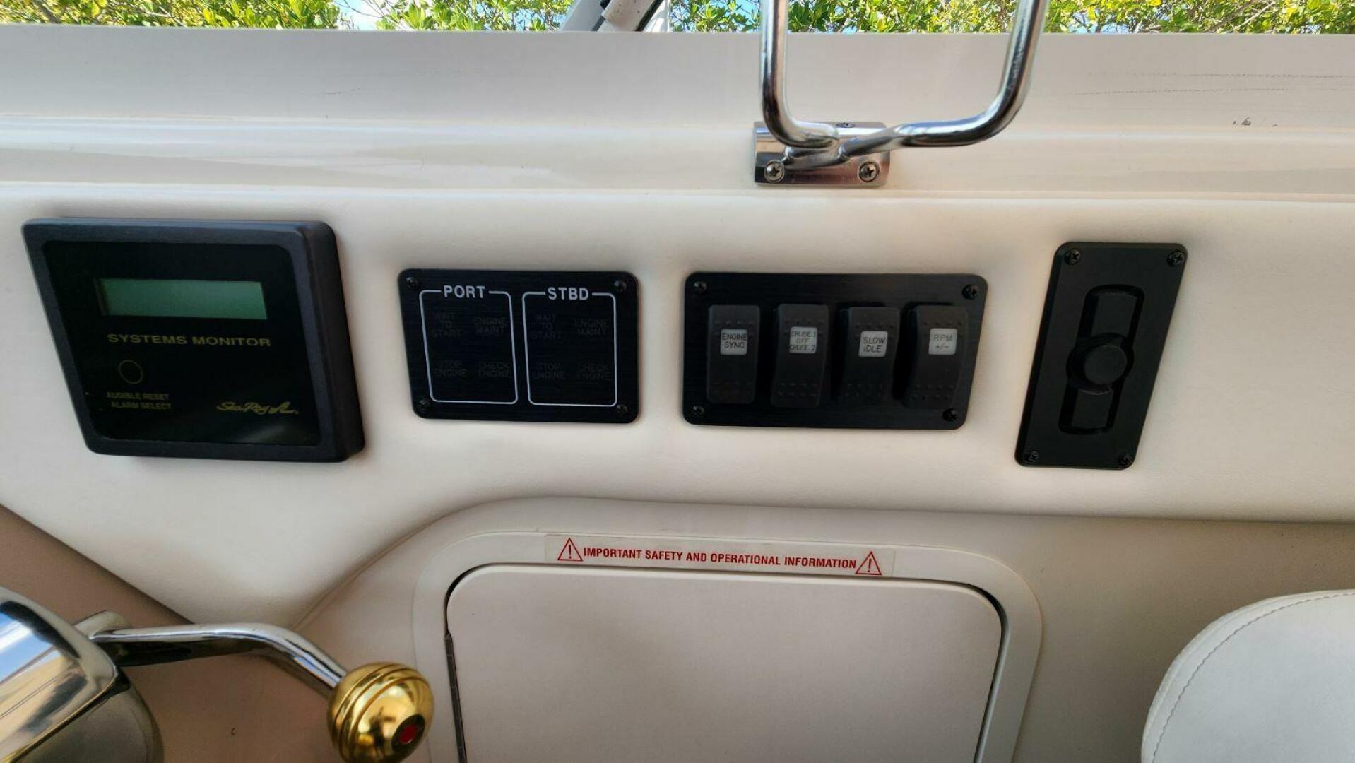 2004 Sea Ray 390 Motor Yacht - Image 17