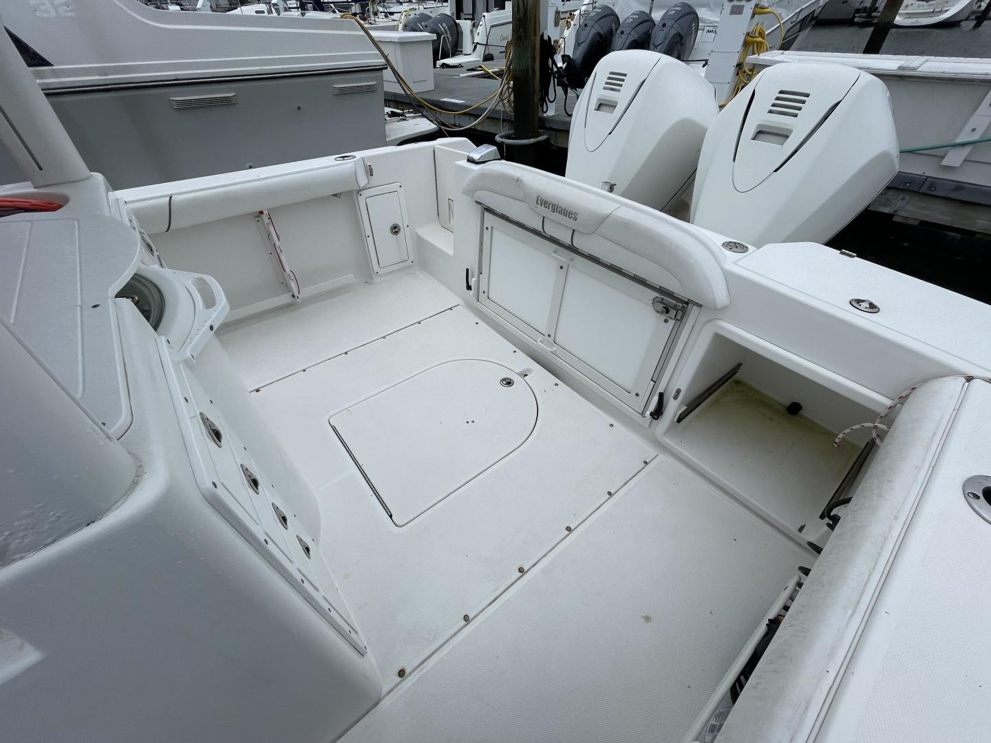 2007 Everglades 290 Pilot - Image 6