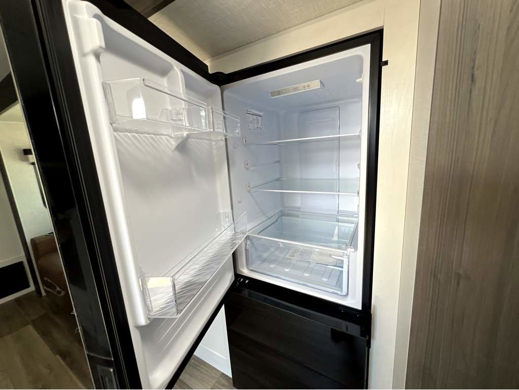 2026 VENTURE RV STRATUS 302VBH - Image 14