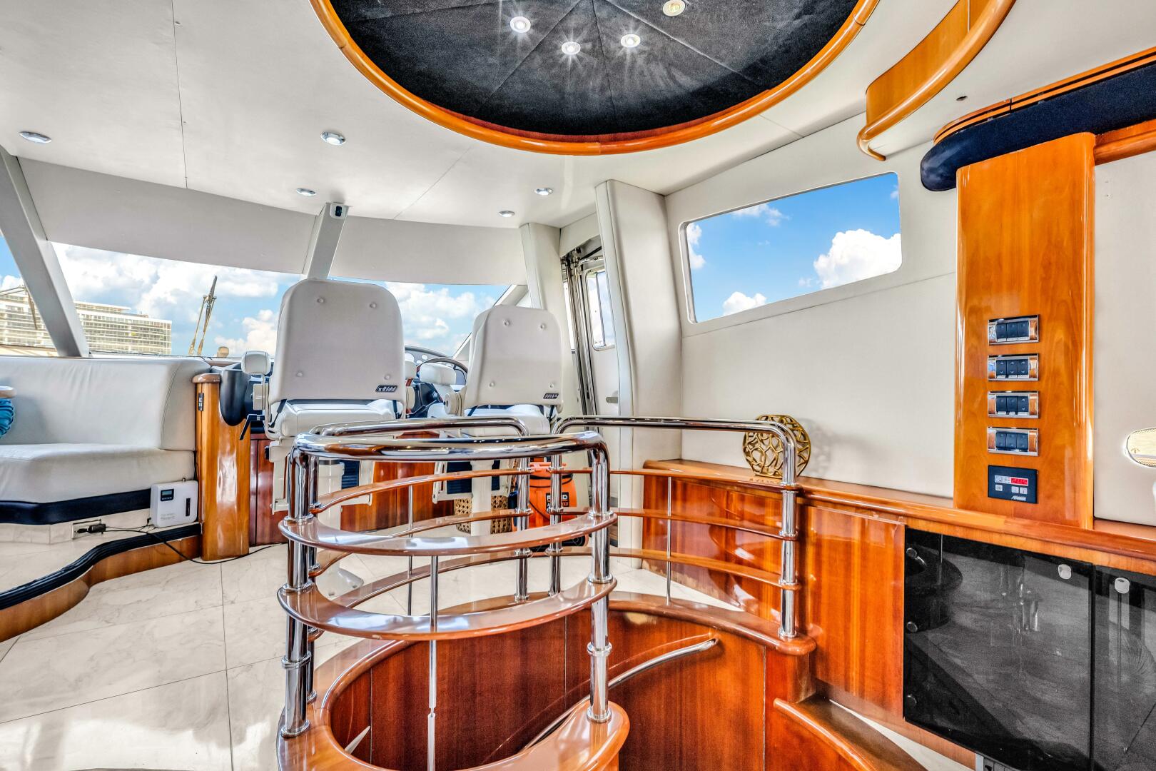 2003 Sunseeker 94 Motor Yacht - Image 18